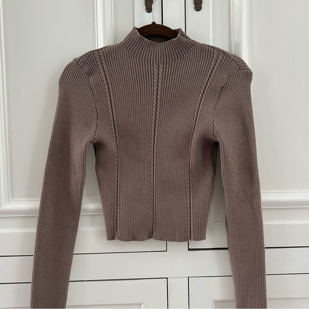EUC Taupe Cropped Stretch Cable Sweater Unbranded Mock Neck